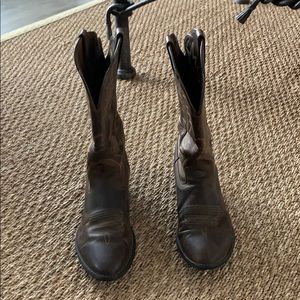 Ariat women’s cowboy boots